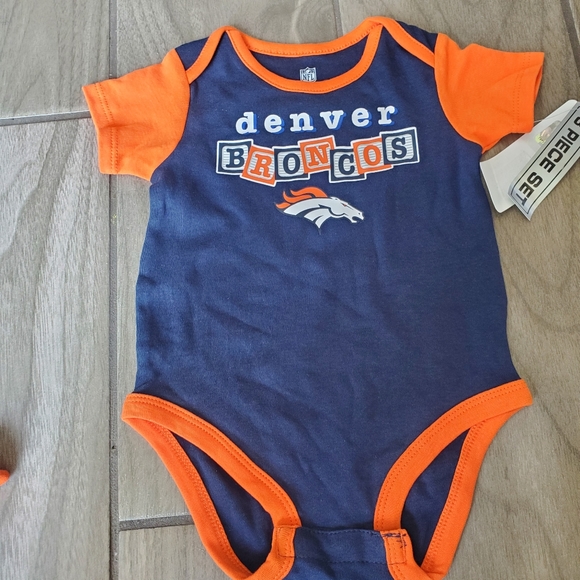 NFL Denver Broncos Infant Boys 3-pack Bodysuits - Picture 2 of 5